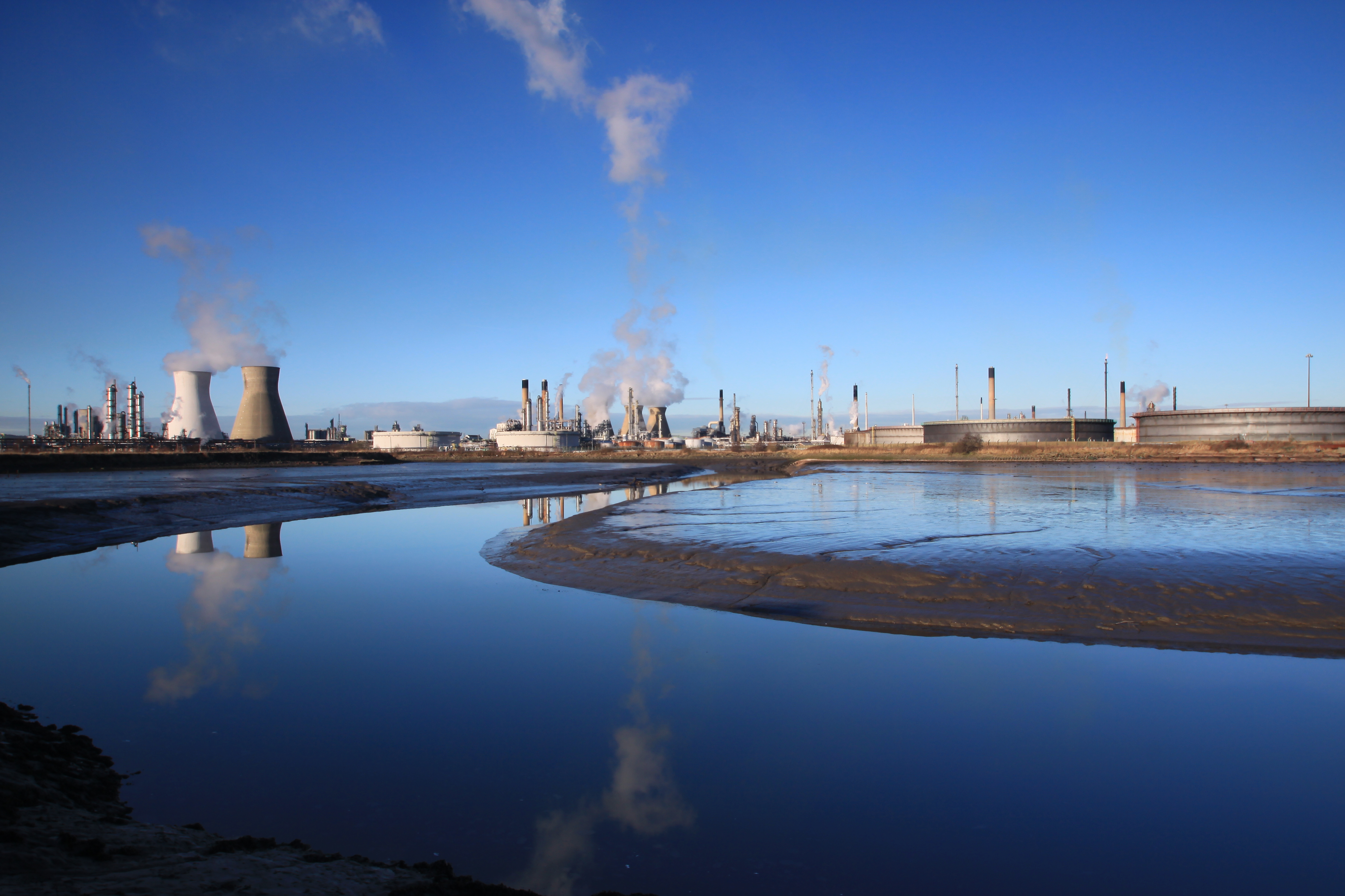 Grangemouth, UK_Refinery Petroineos.jpg